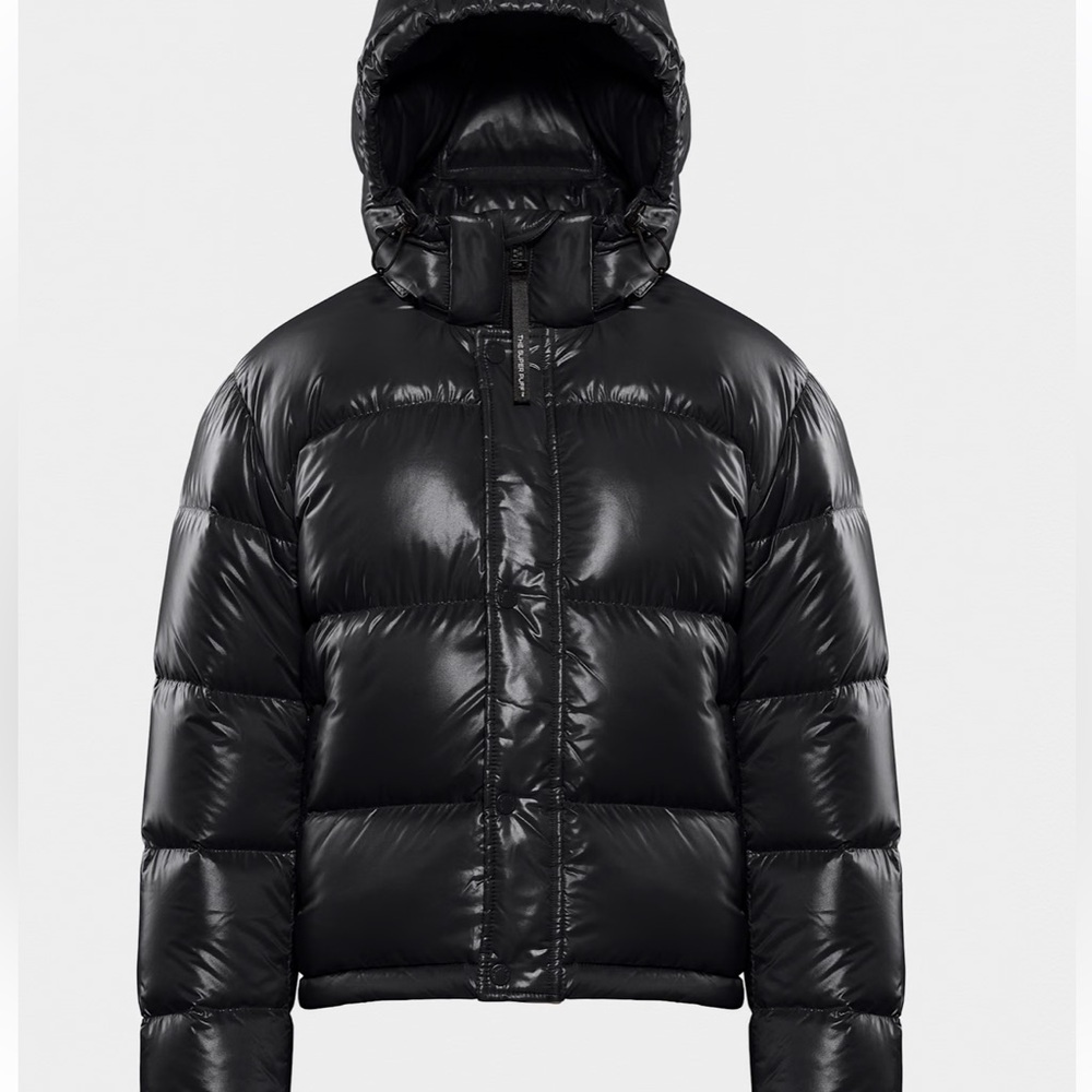 Aritzia The Super Puff Shorty - Hi-Gloss